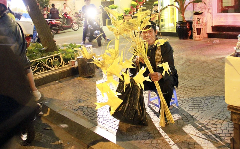 Mưu sinh đêm giao thừa ảnh 1